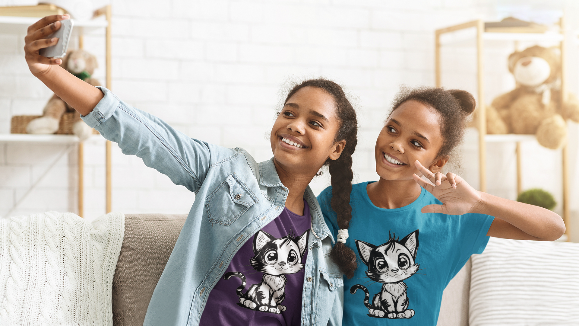 Big-Eyed Cat Kids T-Shirt – Cute Black & White Line Art