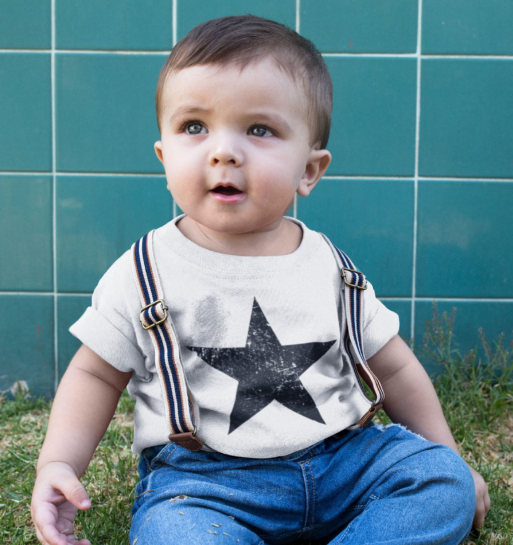 Red_Rock_Chaos_black-distressed-star-toddler-t-shirt