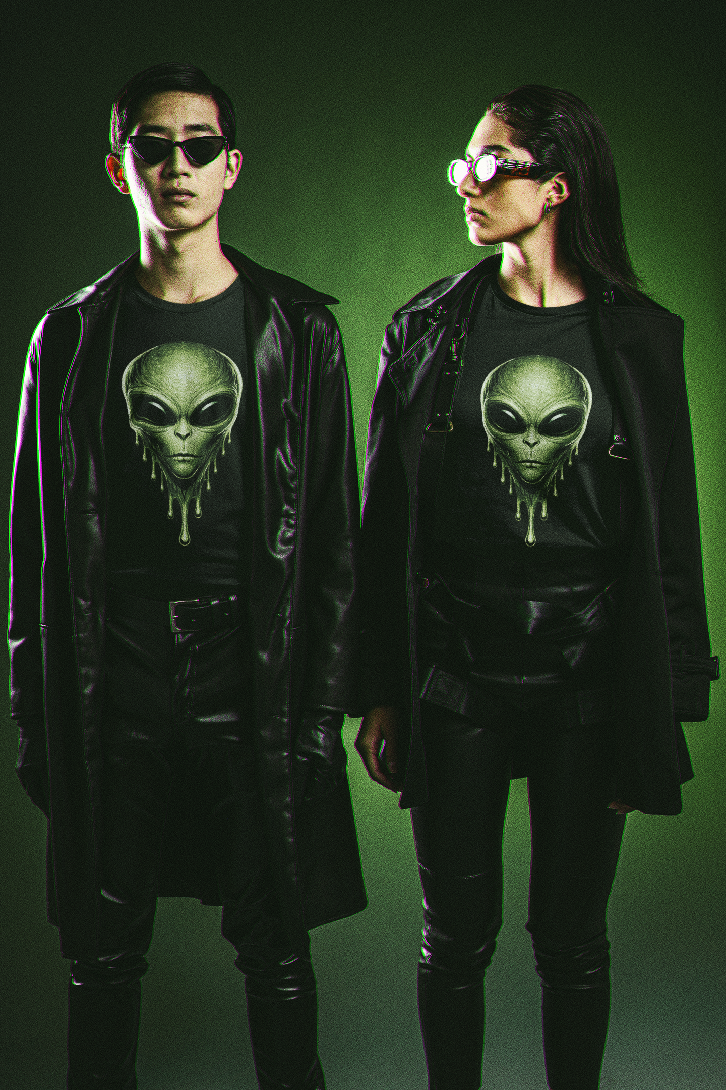 red-rock-chaos-dripping-alien-tshirt-black-models